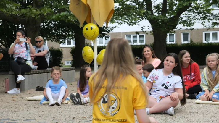 Kinder erleben das Klavier-Mitmachkonzert